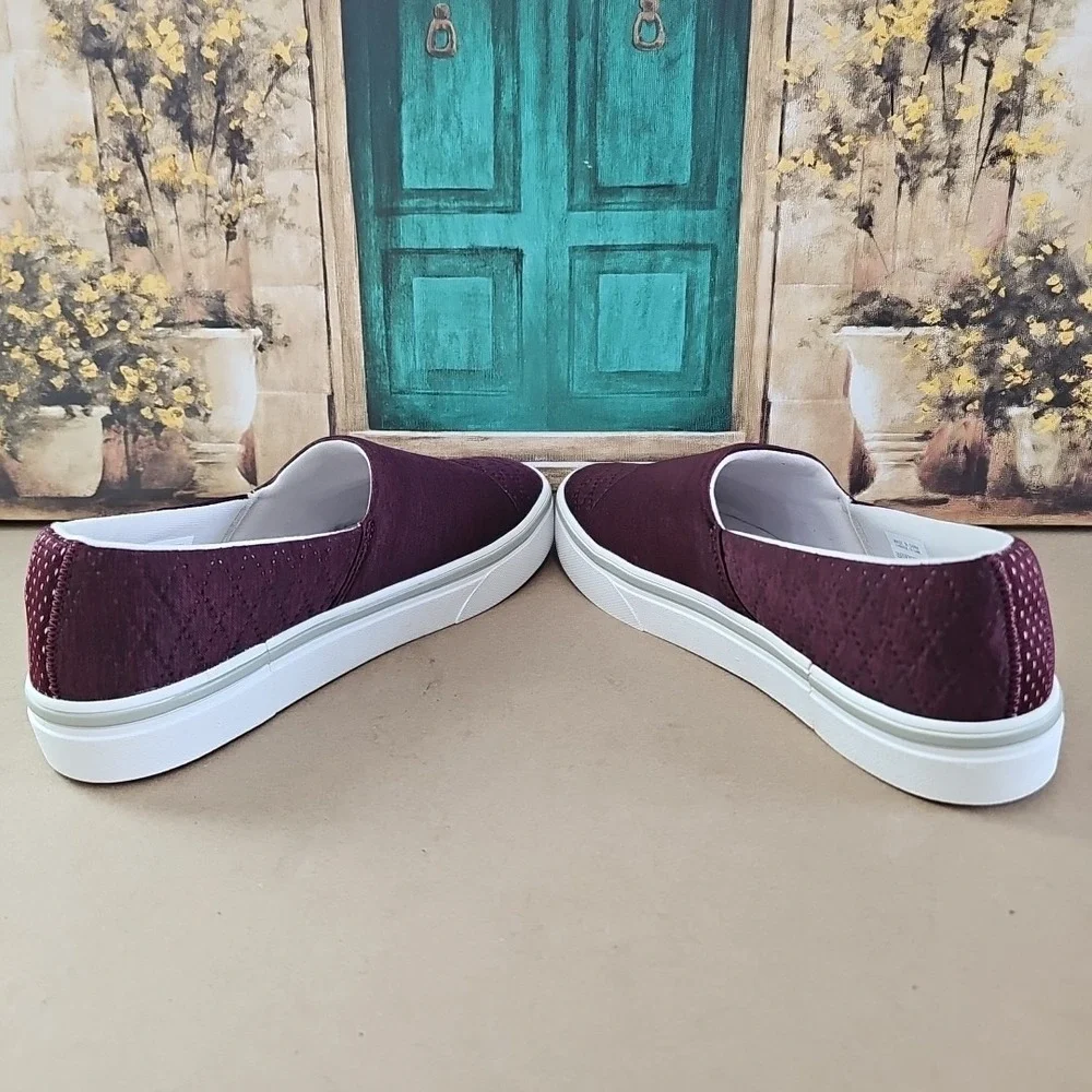 Reebok Katura‎ Slip On Casual Sneaker Trainer Shoes Woman's Size 7.5 FZ0476